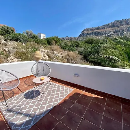 To Petrino * Megisti